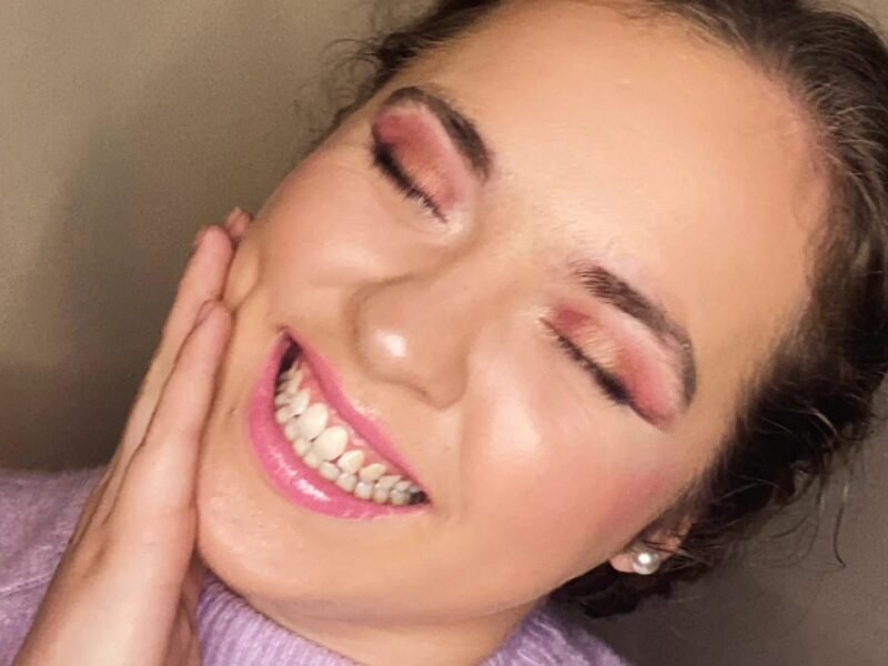 Make-up artist/hairstyliste